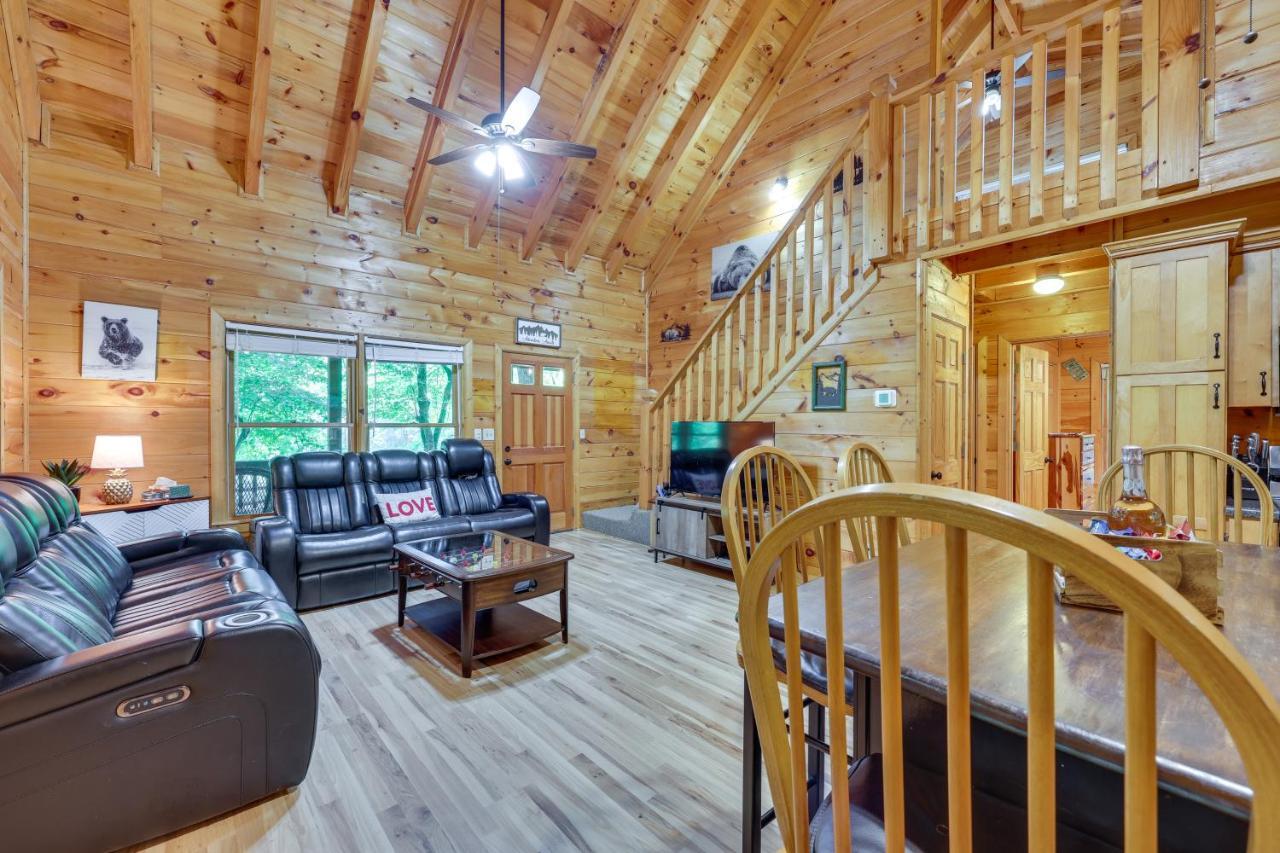 Riverfront Ellijay Cabin With Deck And Pool Access! Buitenkant foto
