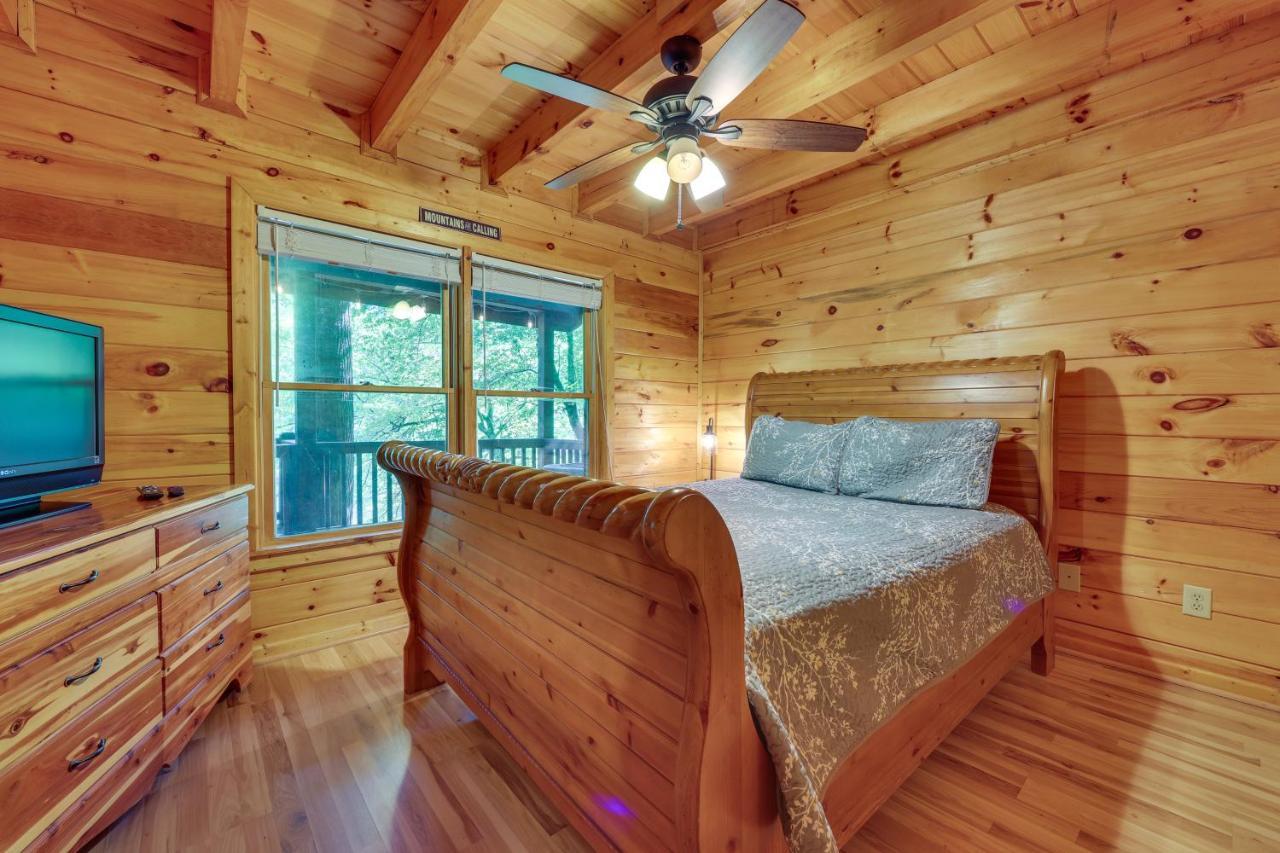 Riverfront Ellijay Cabin With Deck And Pool Access! Buitenkant foto