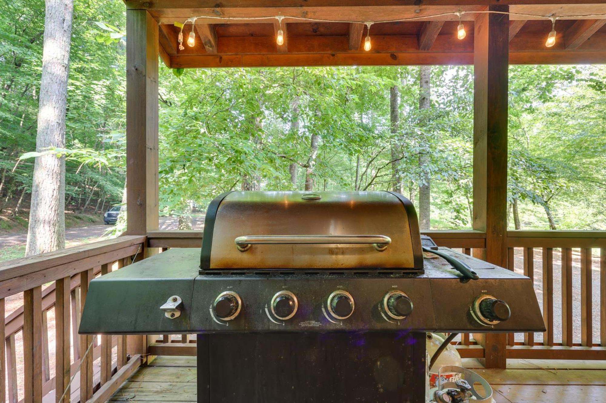 Riverfront Ellijay Cabin With Deck And Pool Access! Buitenkant foto