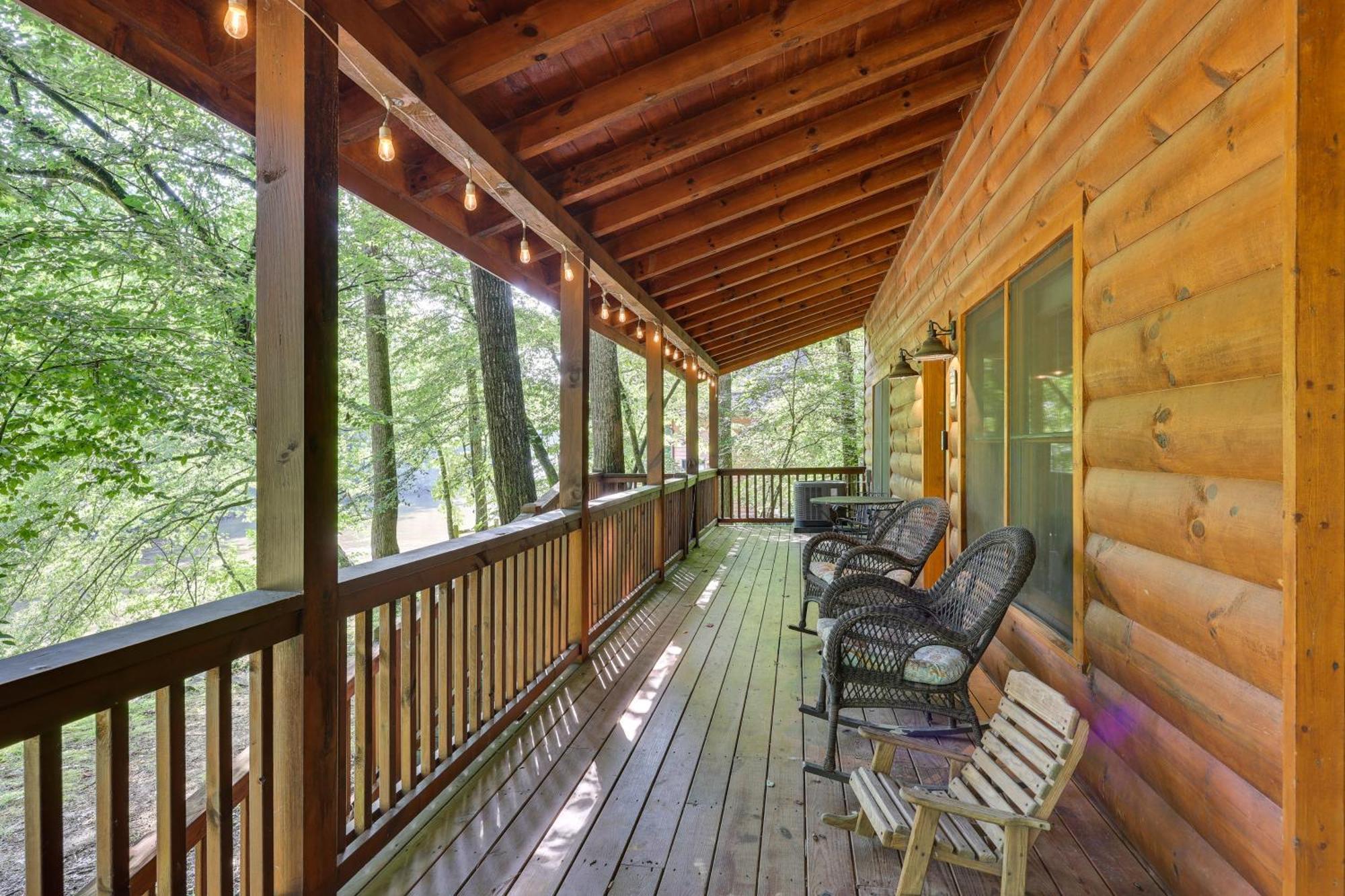 Riverfront Ellijay Cabin With Deck And Pool Access! Buitenkant foto