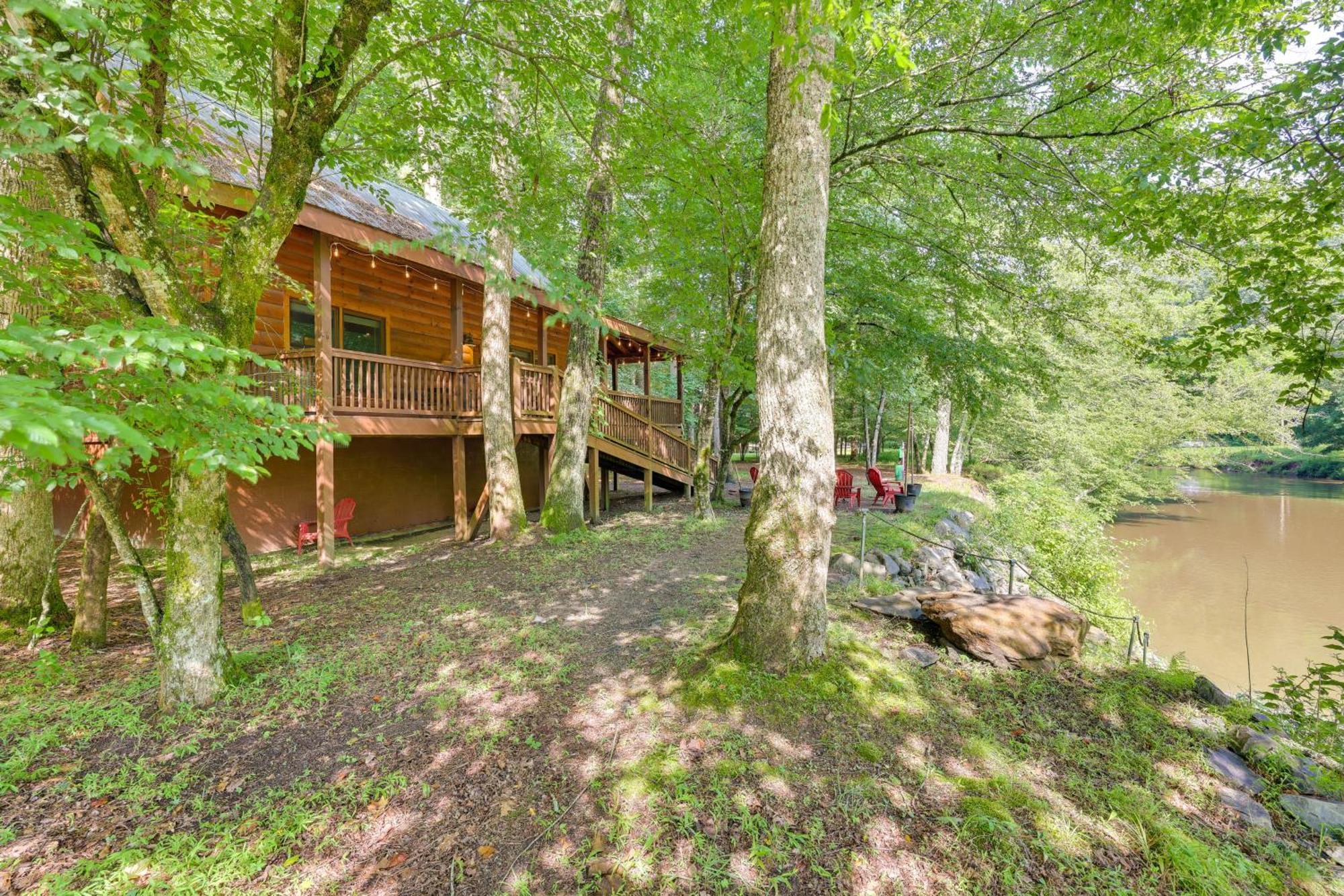 Riverfront Ellijay Cabin With Deck And Pool Access! Buitenkant foto