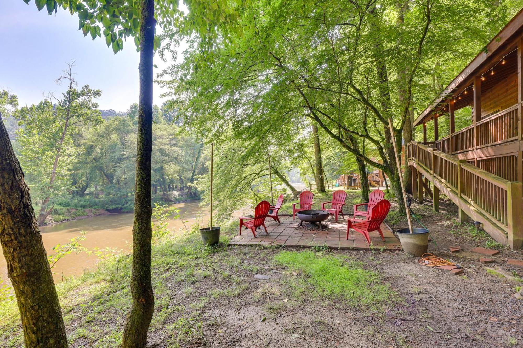 Riverfront Ellijay Cabin With Deck And Pool Access! Buitenkant foto